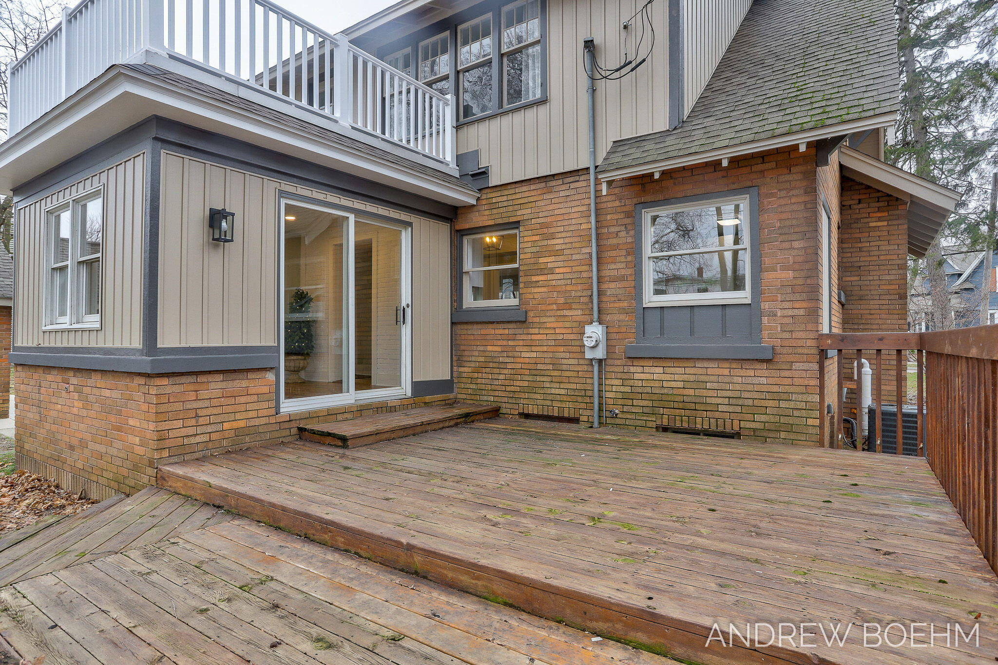 Photo 8 of 64 of 587 S Shore Drive house