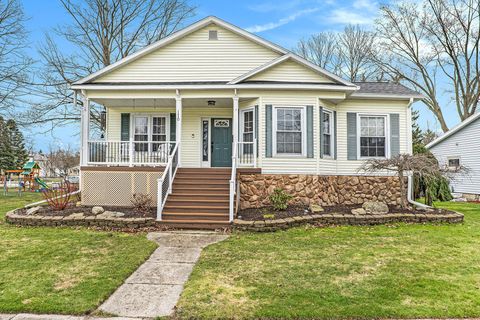110 W Maple Street, Fremont, MI 49412 - MLS#: 25012813