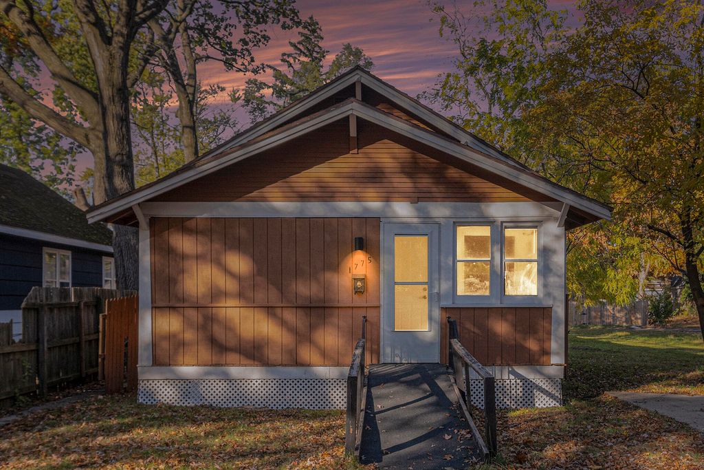 Photo of 1775 McIlwraith Street, Muskegon, MI 49442 (MLS # 25056091)