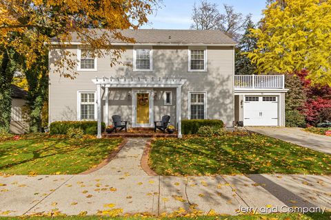 Photo of 15 W 25th Street, Holland, MI 49423 (MLS # 26008077)