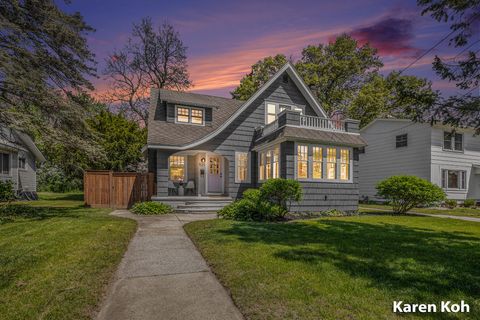 521 E Savidge Street, Spring Lake, MI 49456 - MLS#: 25022408