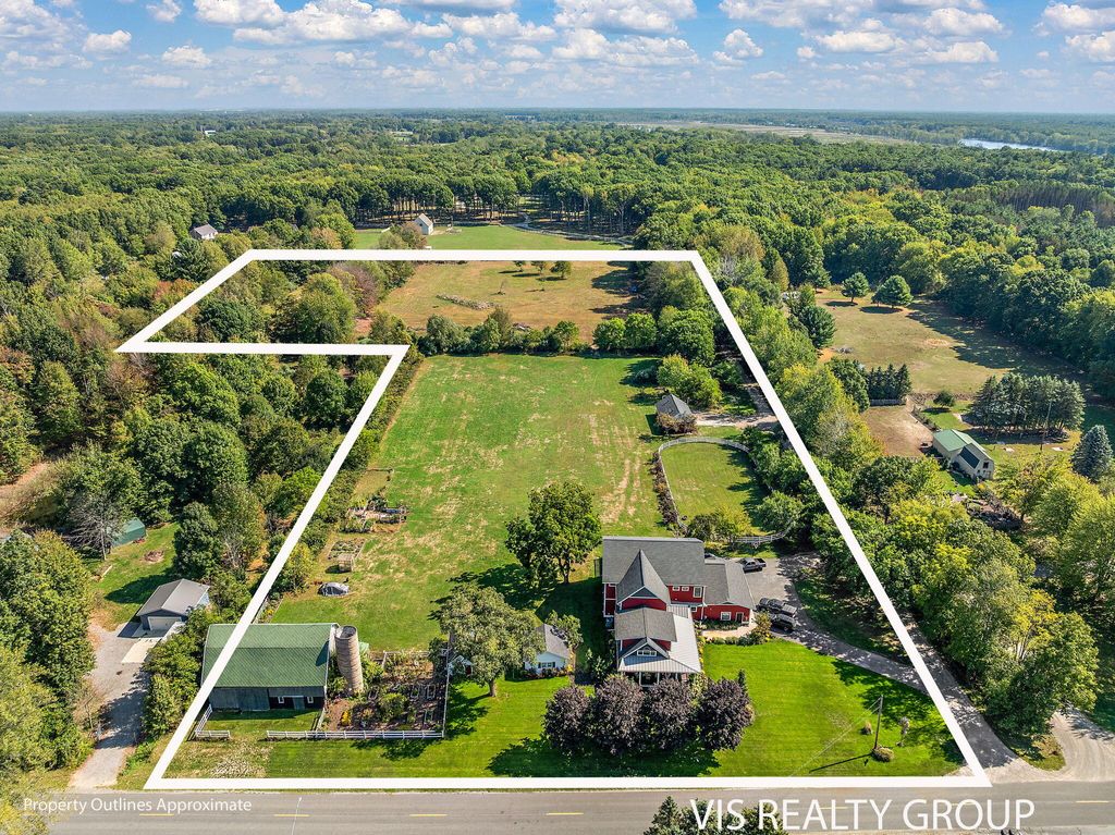 Photo of 15456 144th Avenue, Spring Lake, MI 49456 (MLS # 25049975)