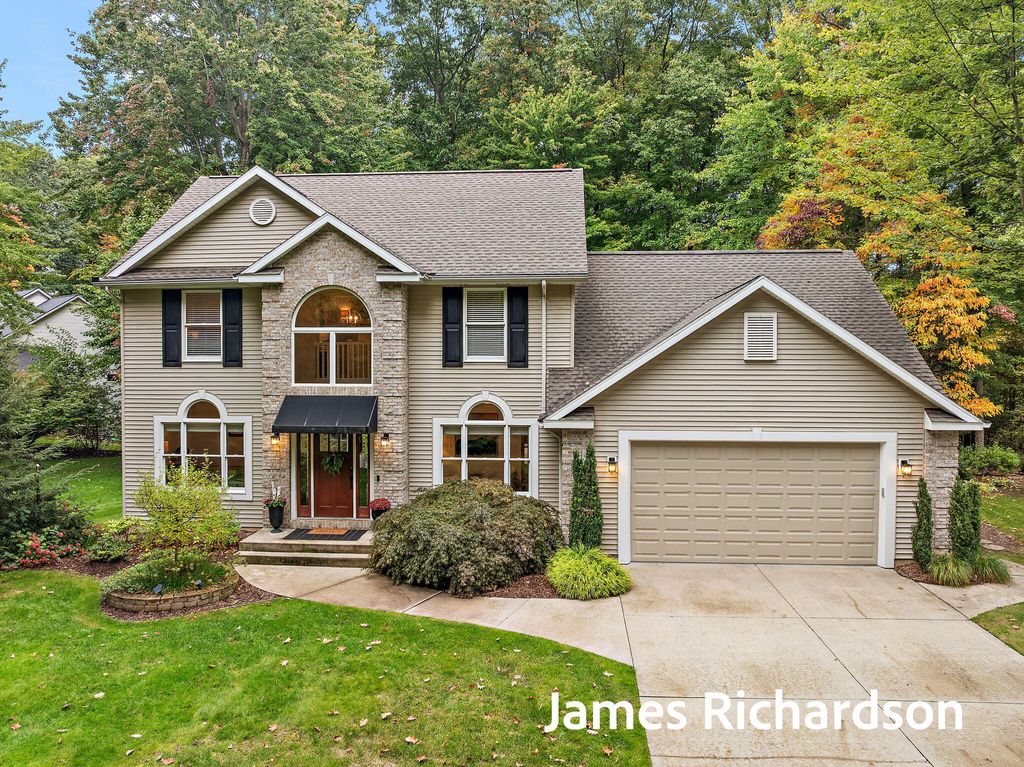 Photo of 19053 N Fruitport Road, Spring Lake, MI 49456 (MLS # 25053628)