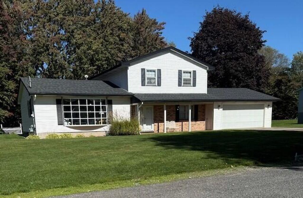 Photo of 2322 Cline Road, Muskegon, MI 49444 (MLS # 25052101)