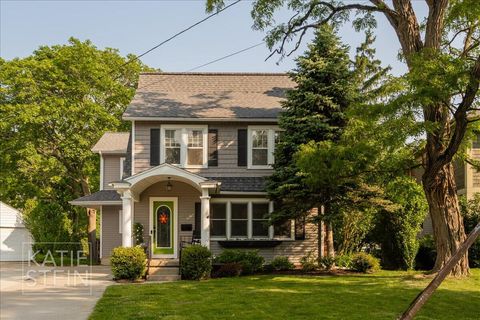 859 Orchard Avenue SE East Grand Rapids MI 49506