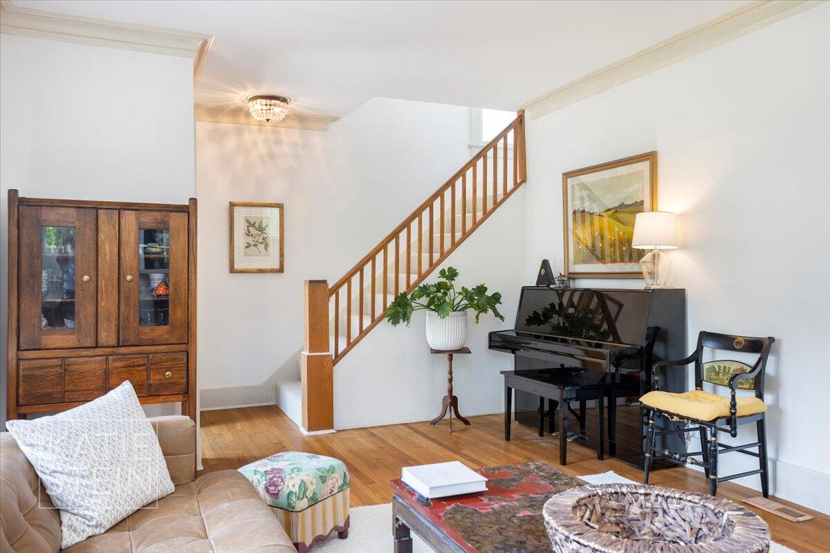 859 Orchard Avenue SE