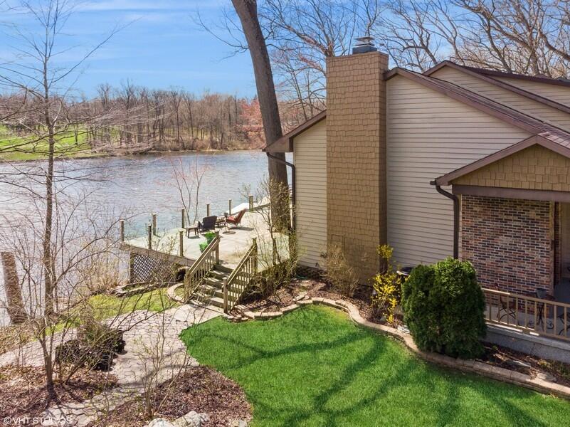 2942 White Oaks Lane