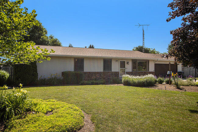 Portage, Michigan 49024, United States, 4 Bedrooms Bedrooms, ,2 BathroomsBathrooms,Residential,Active,169408