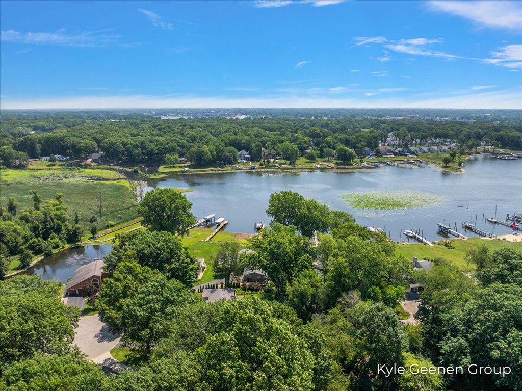 Photo of 46 Counts Cove Court, Holland, MI 49424 (MLS # 25032505)