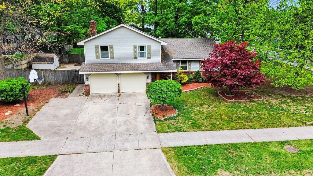 Photo of 776 Meadowbrook Avenue, Holland, MI 49423 (MLS # 26022786)