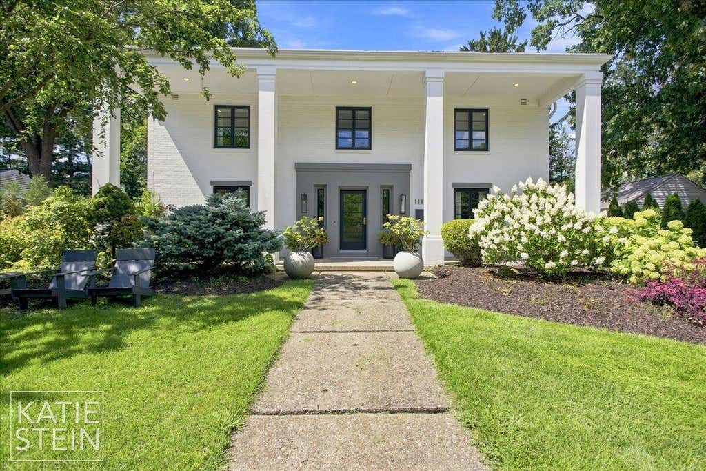 Photo of 1111 Plymouth Avenue SE, East Grand Rapids, MI 49506 (MLS # 26043549)
