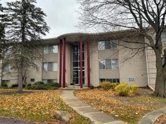 View Farmington, MI 48336 condo