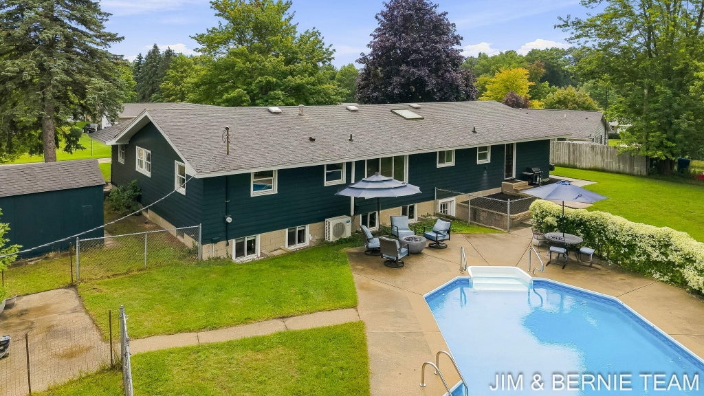Photo of 18019 Mohawk Drive, Spring Lake, MI 49456 (MLS # 26047764)