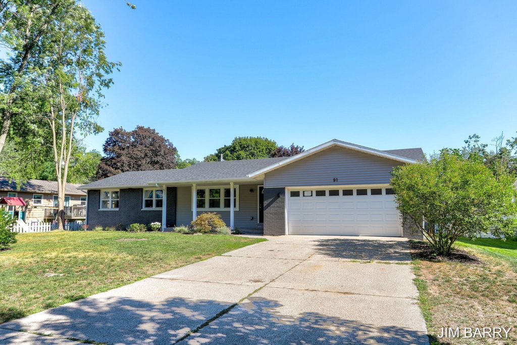 Photo of 91 W 40th Street, Holland, MI 49423 (MLS # 25036366)