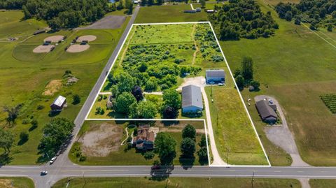 6296 Mountain Road Coloma MI 49038