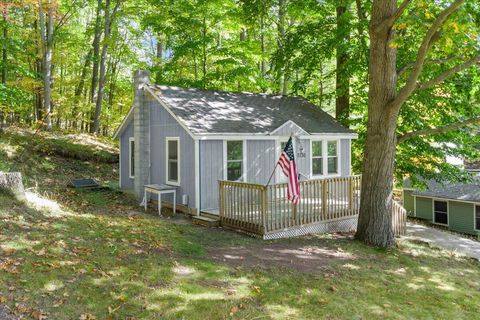 Photo of 7130 N Poplar Road Rd, Free Soil, MI 49411 (MLS # 25052099)