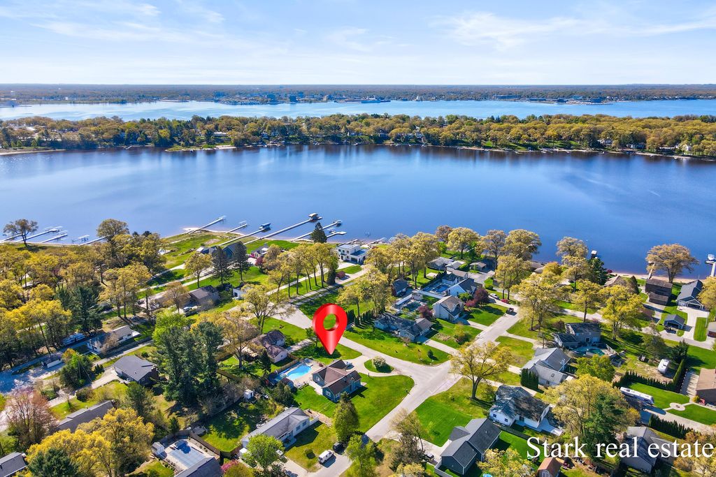 Photo of 1636 Westwind Court, Muskegon, MI 49445 (MLS # 26022761)