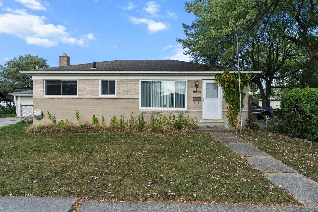 Photo of 30214 J Carls Street, Roseville, MI 48066 (MLS # 25051593)