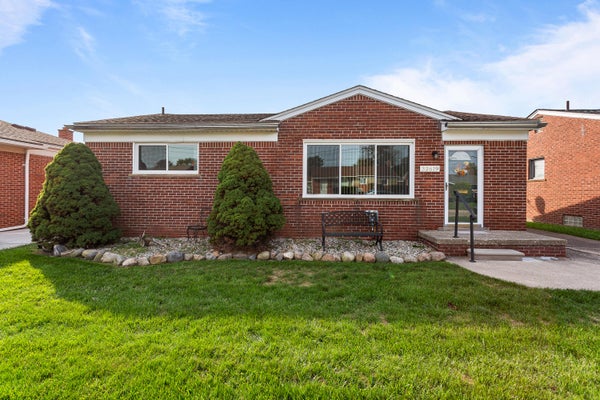 32619 ANITA DR, WESTLAND, MI 48185 - Image f8b5d9b5e8dcdcae423df90155ae852f/1423188552