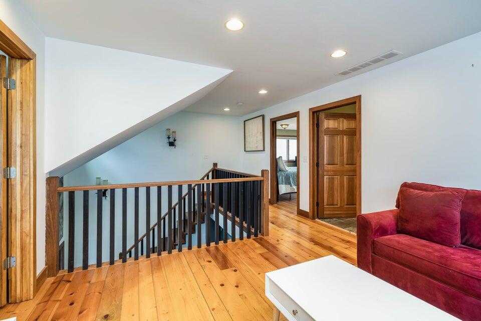 South Haven, Michigan 49090, United States, 4 Bedrooms Bedrooms, ,3 BathroomsBathrooms,Residential,Pending,18068