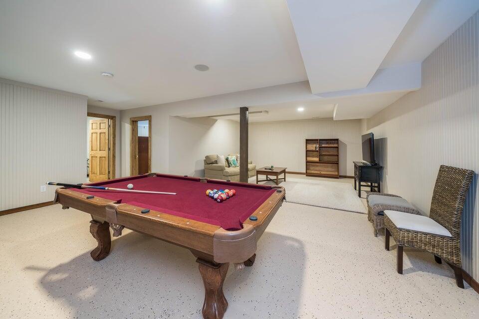 South Haven, Michigan 49090, United States, 4 Bedrooms Bedrooms, ,3 BathroomsBathrooms,Residential,Pending,18068