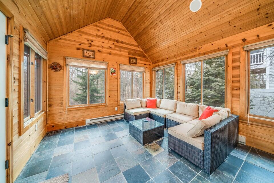 South Haven, Michigan 49090, United States, 4 Bedrooms Bedrooms, ,3 BathroomsBathrooms,Residential,Pending,18068