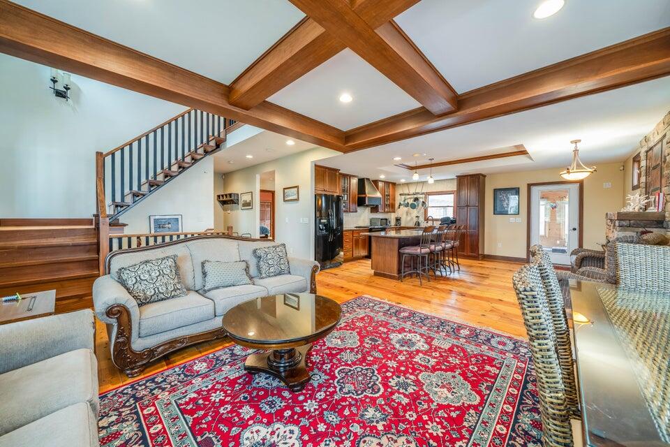 South Haven, Michigan 49090, United States, 4 Bedrooms Bedrooms, ,3 BathroomsBathrooms,Residential,Pending,18068