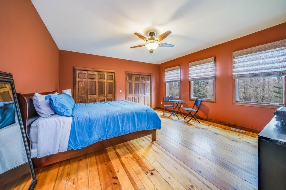 South Haven, Michigan 49090, United States, 4 Bedrooms Bedrooms, ,3 BathroomsBathrooms,Residential,Pending,18068