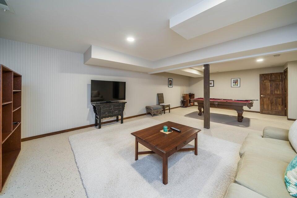 South Haven, Michigan 49090, United States, 4 Bedrooms Bedrooms, ,3 BathroomsBathrooms,Residential,Pending,18068