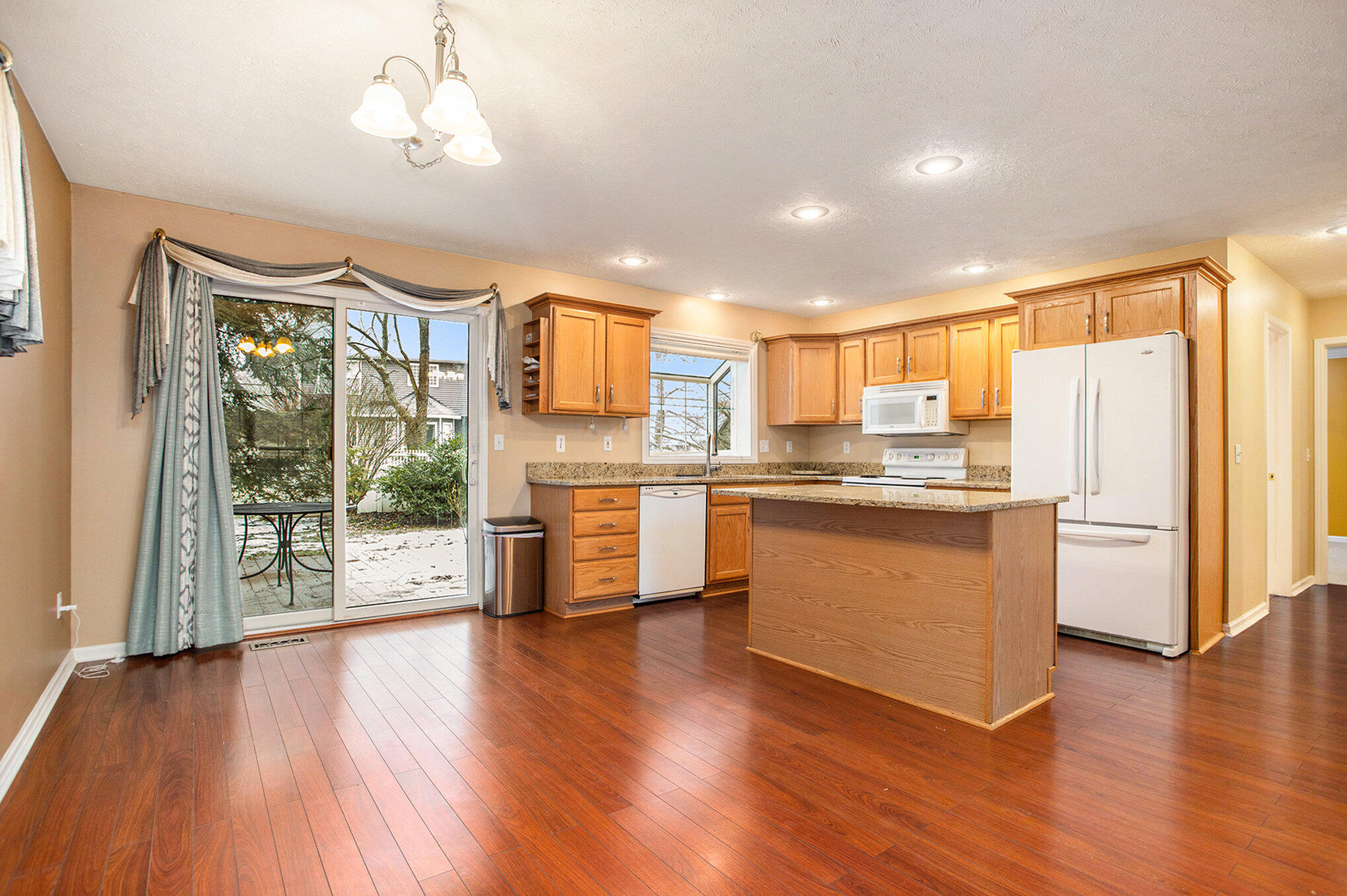 Portage, Michigan 49002, United States, 4 Bedrooms Bedrooms, ,4 BathroomsBathrooms,Residential,Active,3021