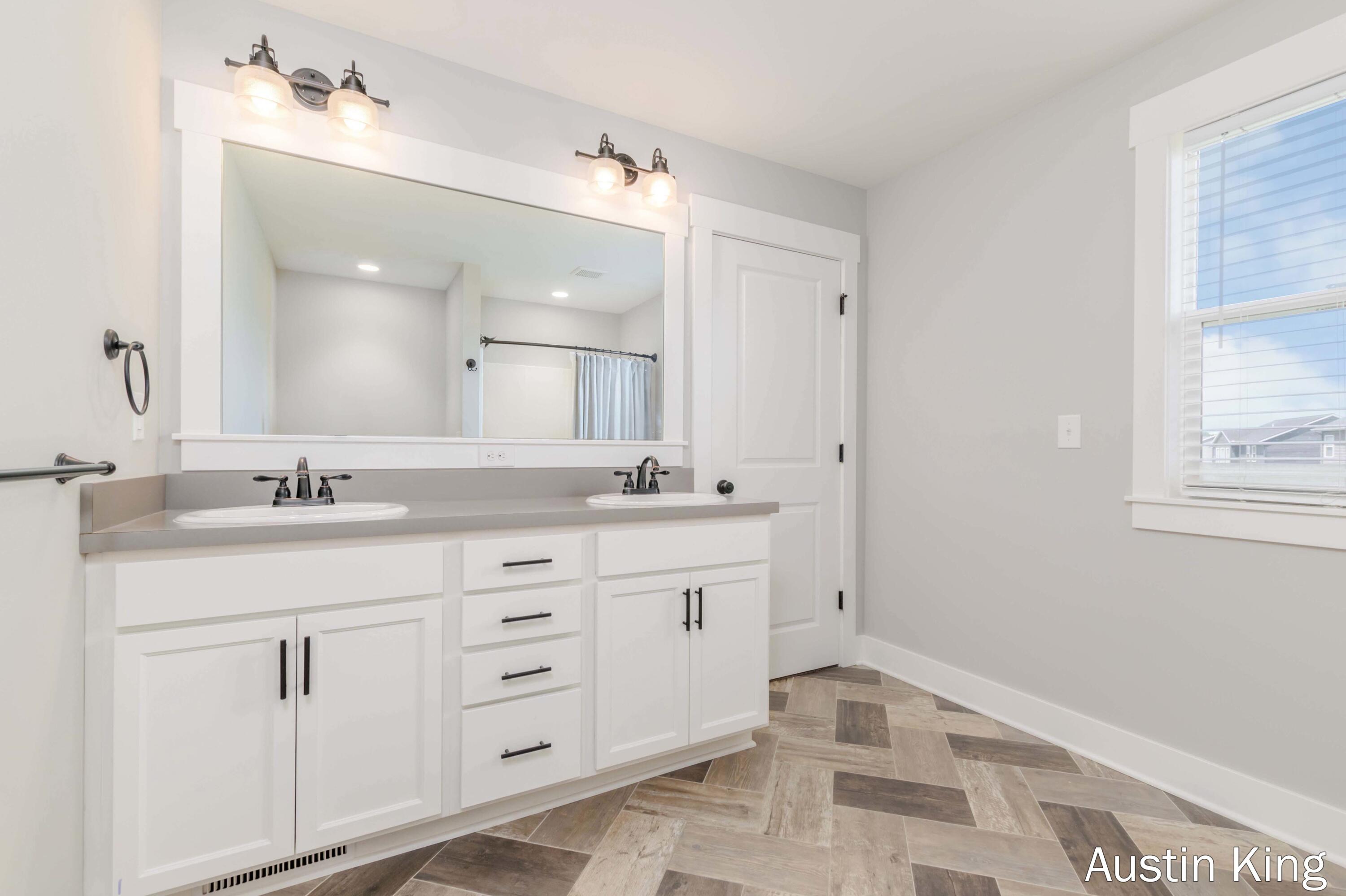 Hudsonville, Michigan 49426, United States, 4 Bedrooms Bedrooms, ,3 BathroomsBathrooms,Residential,Active,169277