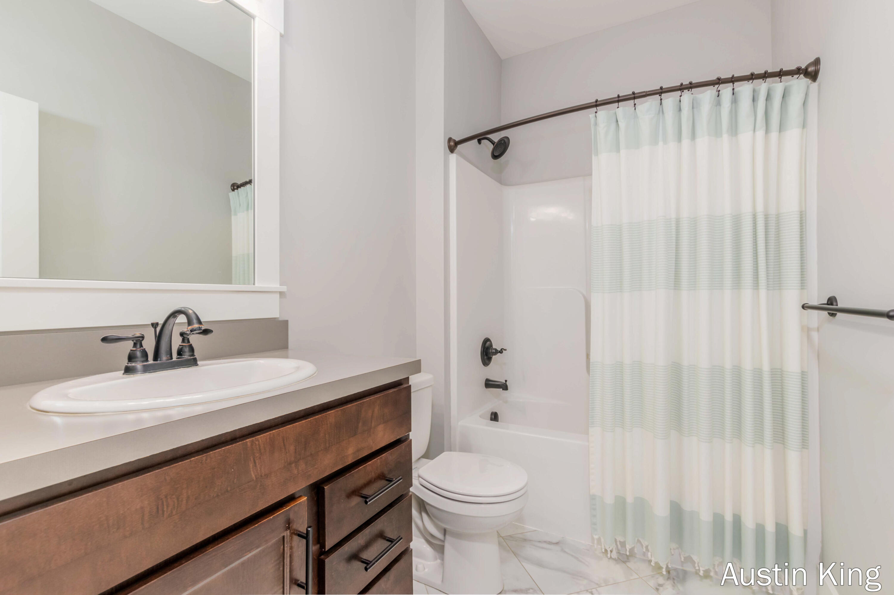 Hudsonville, Michigan 49426, United States, 4 Bedrooms Bedrooms, ,3 BathroomsBathrooms,Residential,Active,169277