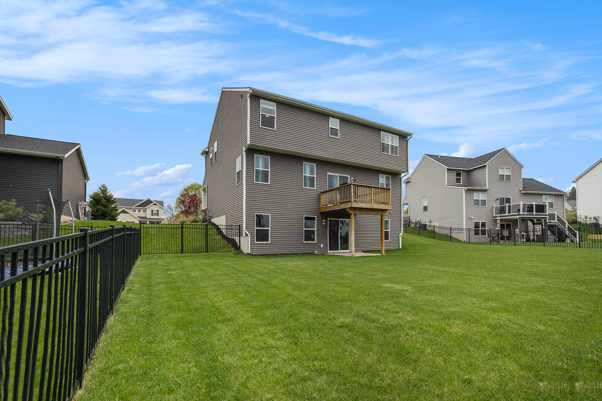 Hudsonville, Michigan 49426, United States, 4 Bedrooms Bedrooms, ,3 BathroomsBathrooms,Residential,Active,169277