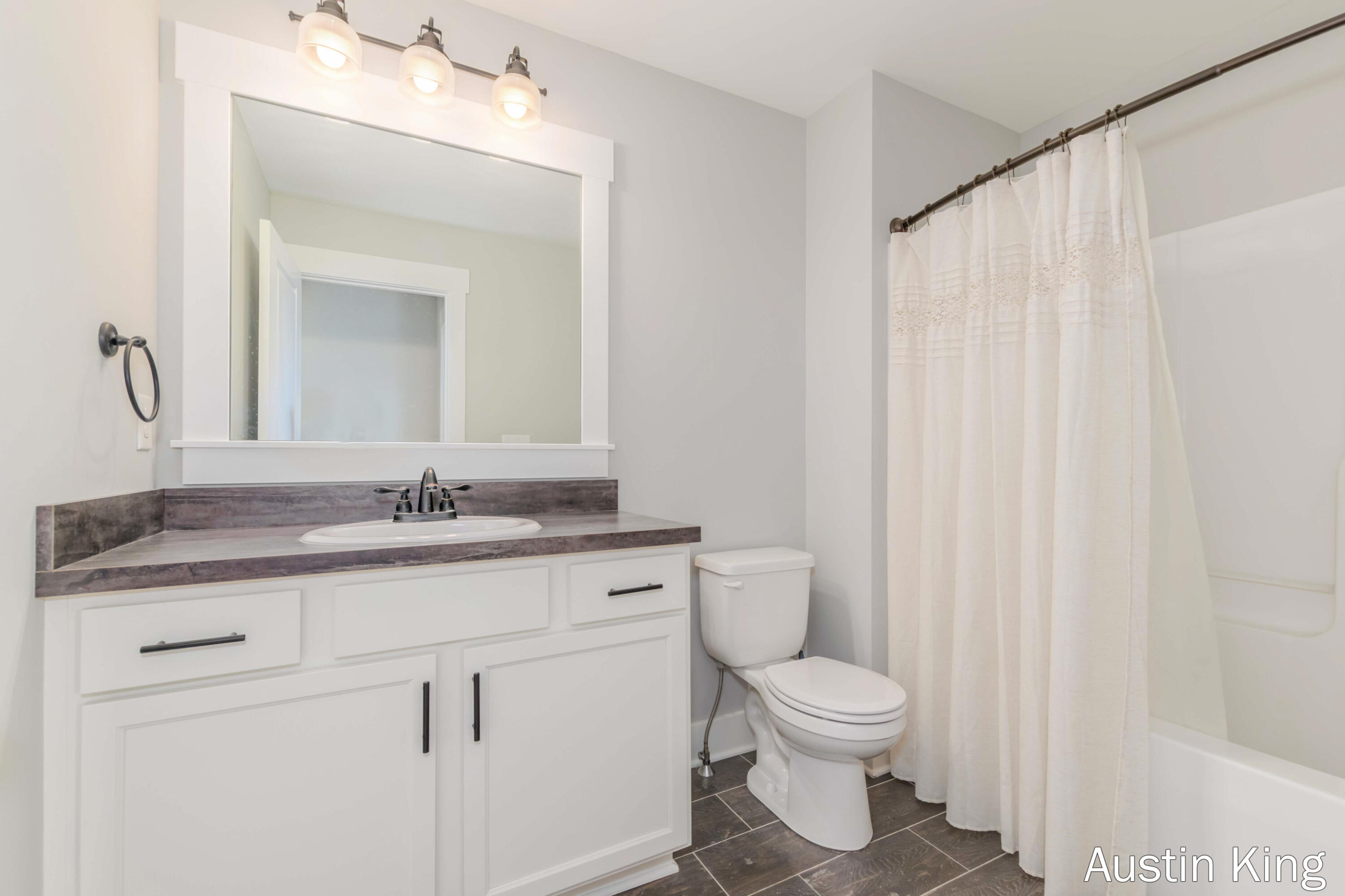 Hudsonville, Michigan 49426, United States, 4 Bedrooms Bedrooms, ,3 BathroomsBathrooms,Residential,Active,169277