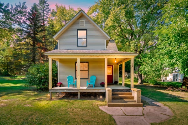 166 N WEST ST, COLOMA, MI 49038 - Image f99b4bf3c5df28fbc4c784745aadd788/2946537732