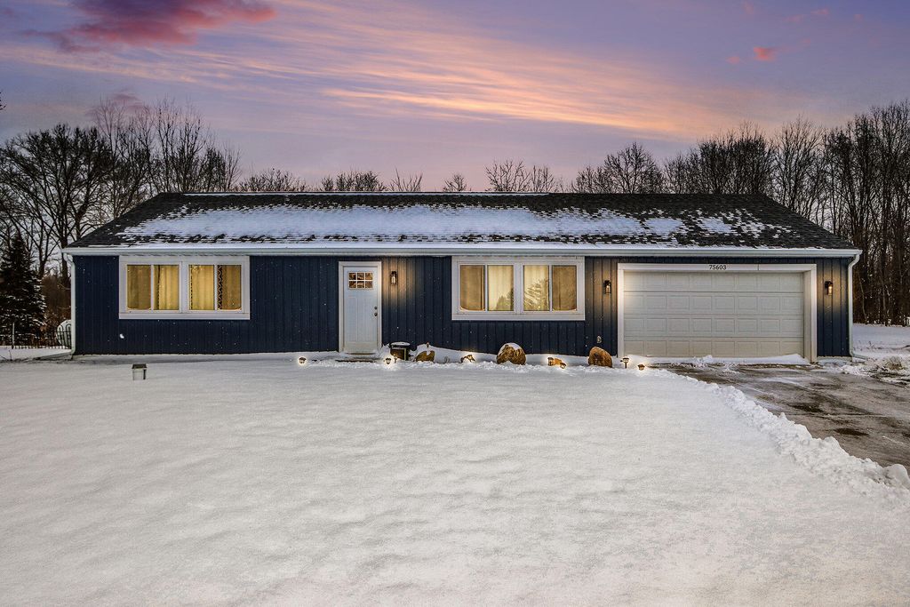 Photo of 75603 Ridgeway Drive, Lawton, MI 49065 (MLS # 26005409)