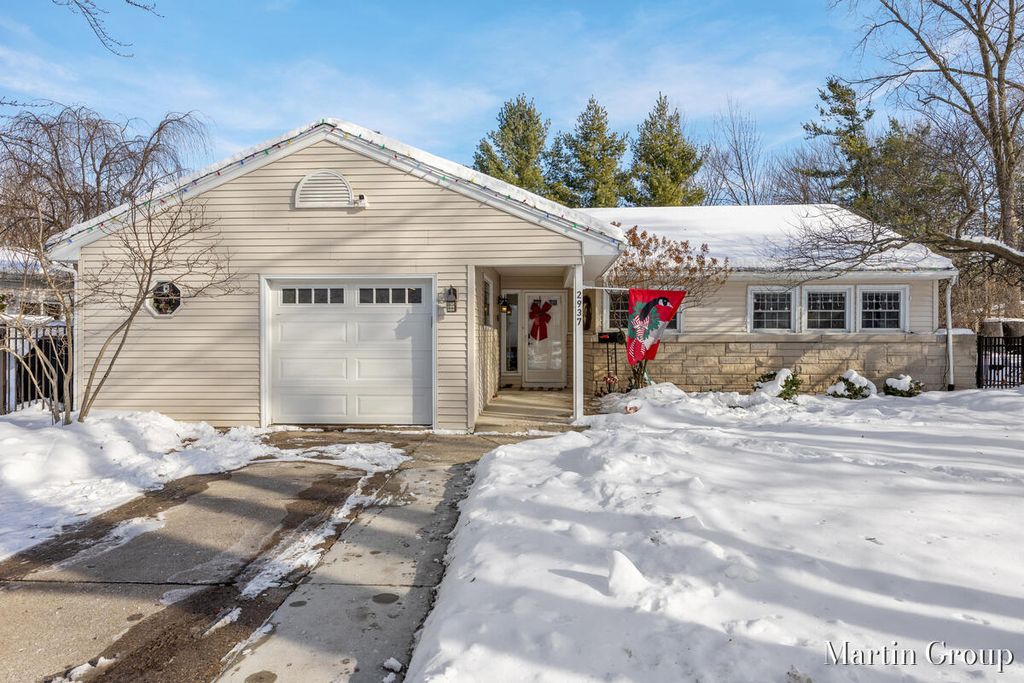 Photo of 2937 Lake Drive SE, East Grand Rapids, MI 49506 (MLS # 25062107)