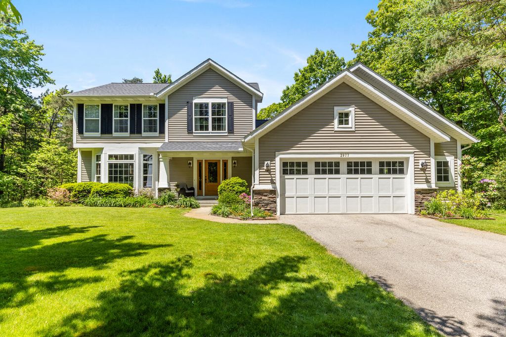 Photo of 3977 Tall Grass East Court, Holland, MI 49424 (MLS # 26025721)