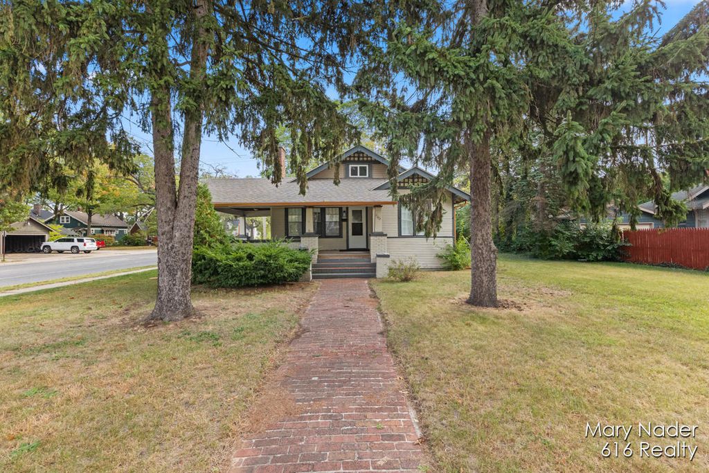 Photo of 2200 Peck Street, Muskegon, MI 49444 (MLS # 25052554)