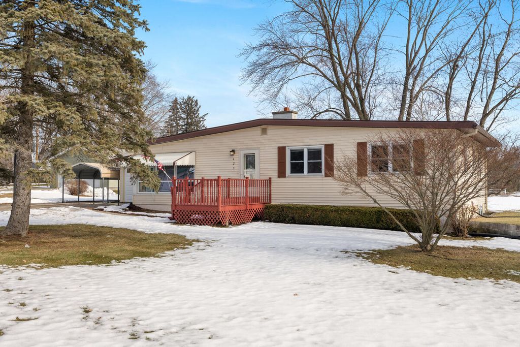 Photo of 425 S Division Street, Carson City, MI 48811 (MLS # 26005716)