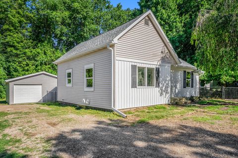 Single Family Residence in Bangor MI 1110 Center Street.jpg