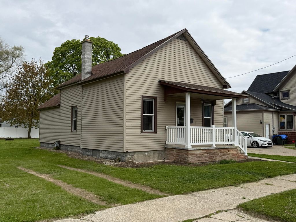 Photo of 52 Iona Avenue, Muskegon, MI 49442 (MLS # 26019333)