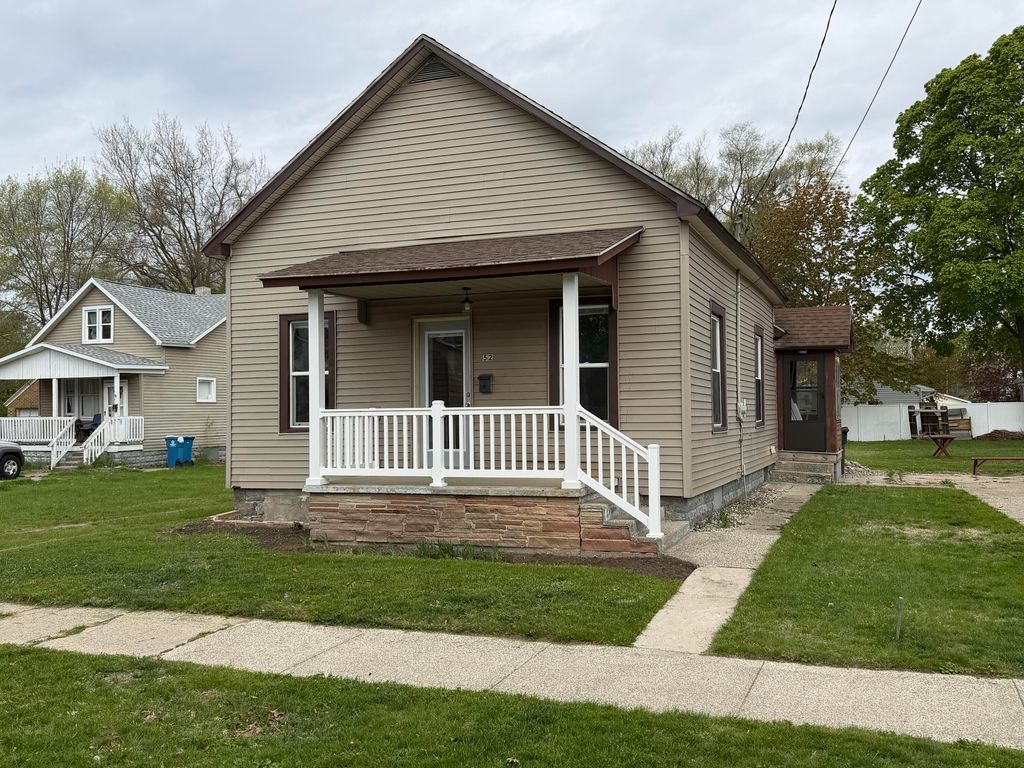 Photo of 52 Iona Avenue, Muskegon, MI 49442 (MLS # 26019333)