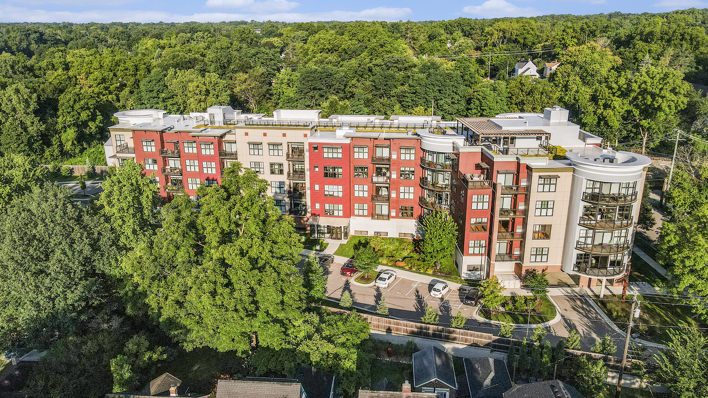 View Ann Arbor, MI 48103 condo