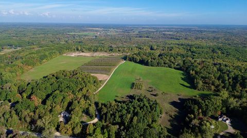 Photo of 2195 20 Mile Road NW, Kent City, MI 49330 (MLS # 26001353)