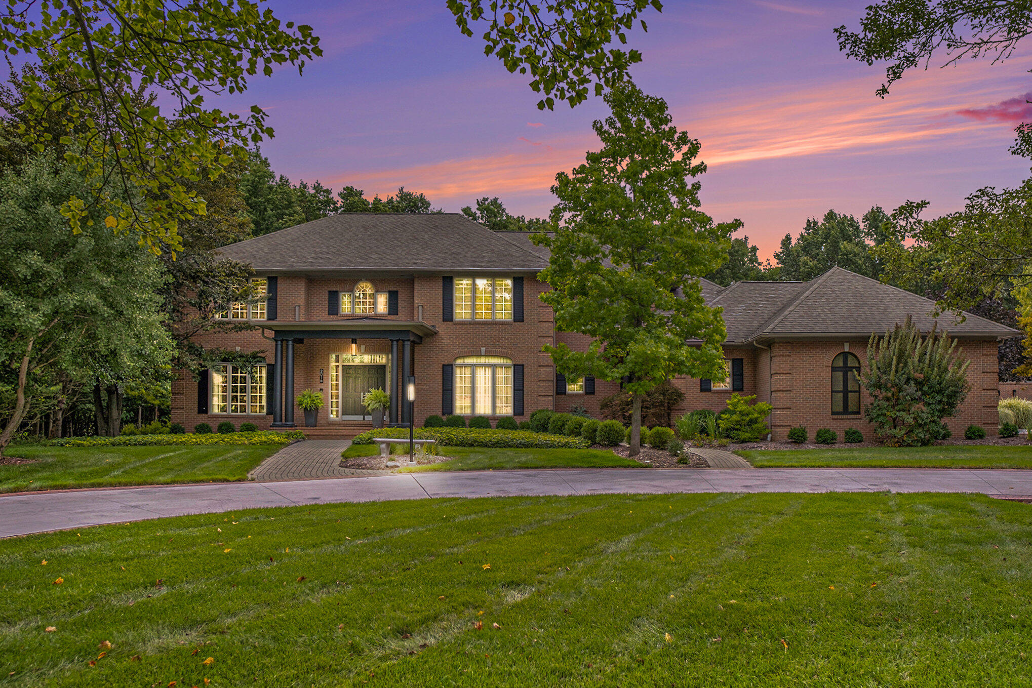 2016 Valleyview Drive