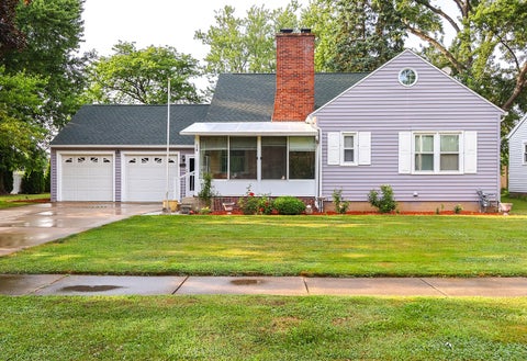 Photo for 114 E Southeastern Avenue E