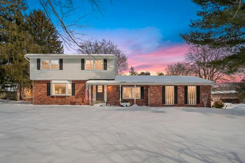 1112 Woodview Drive Portage MI 49024