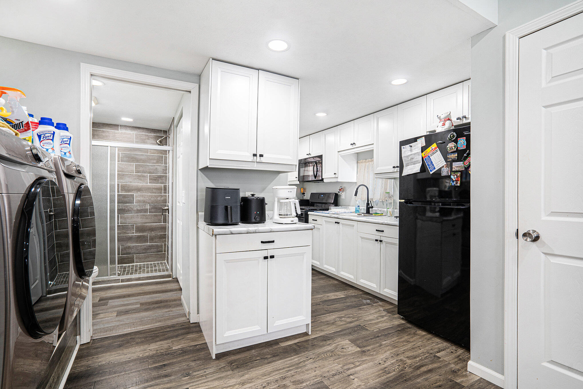 Richland, Michigan 49083, United States, 2 Bedrooms Bedrooms, ,2 BathroomsBathrooms,Residential,Pending,95252