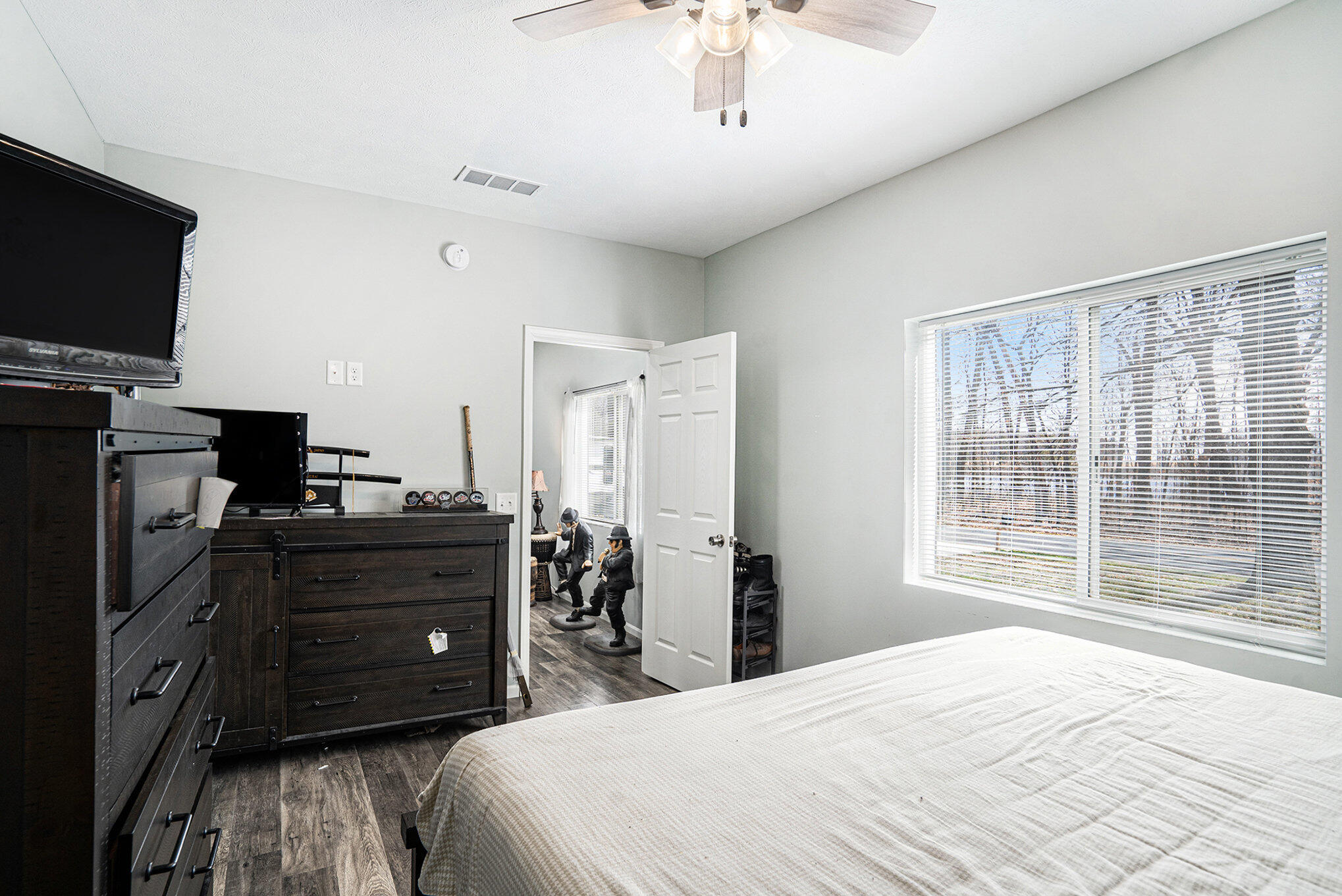 Richland, Michigan 49083, United States, 2 Bedrooms Bedrooms, ,2 BathroomsBathrooms,Residential,Pending,95252